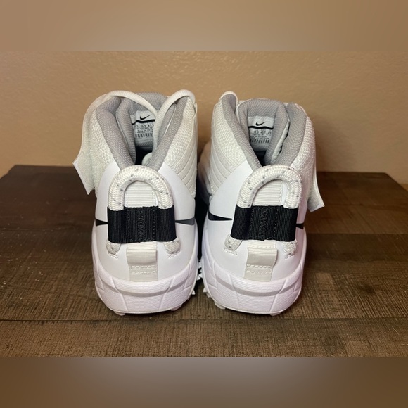 Nike Force Savage Pro 2 Shark “White Black”
- Size 11.5 Men. main image 5